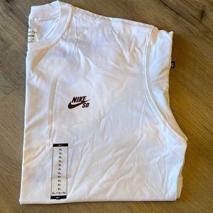 Nike SB shirt (loose fit)